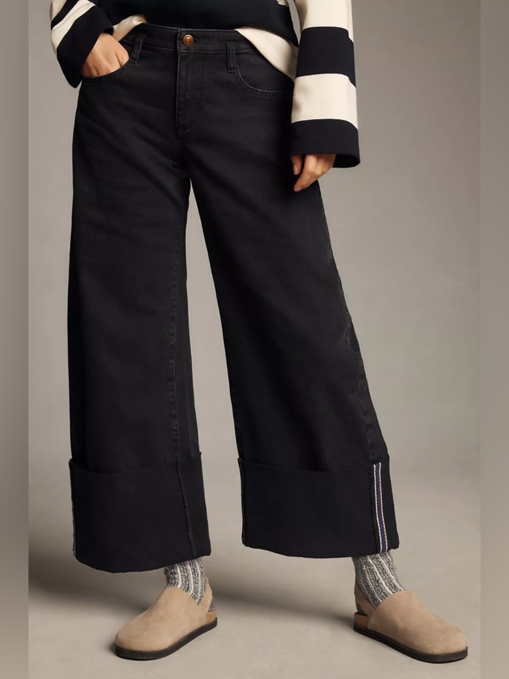 Women’s Wide-Leg Cuffed Black Mid-rise Jean by Pilcro, Size 26 Petite